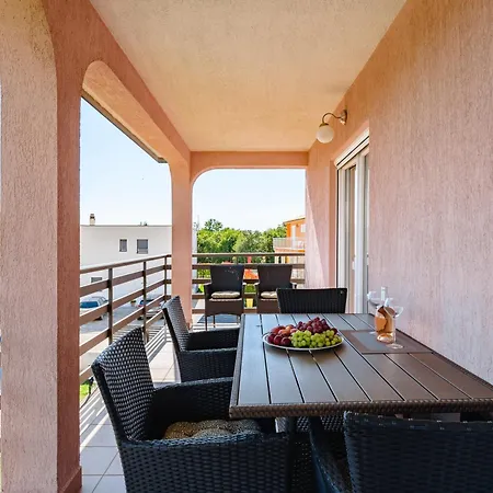 Апартаменты App D Comfort Умаг